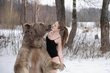 la belle et la bête ours et danseuse.jpg