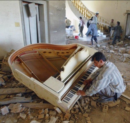 saddam husseins hiding spot musique piano anniversaire.jpg