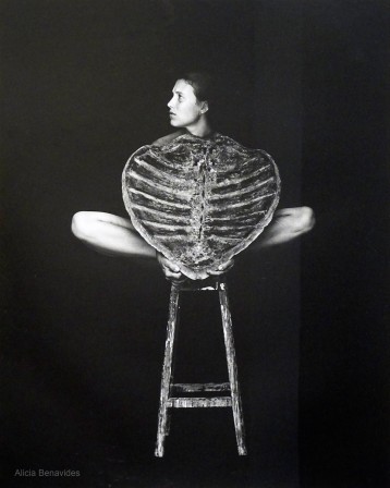 Alicia Benavides Portrait de Johanna Hamann 1984 la cage thoracique.jpeg, mars 2023