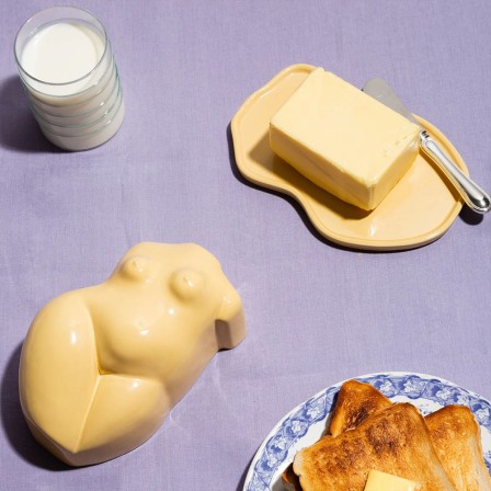 Artist designer and sculptor Anissa Kermiche butter keeper the Buttero Dish dernière tartine à Paris passe moi le beurre doux.jpg, mai 2023