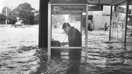 Benalla Floods 1993 inondation téléphone.jpg, juin 2021