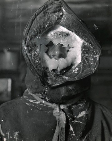 C.T. Madigan, Australasian Antarctic Expedition team 1913 froid hiver glace.jpg, déc. 2020