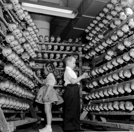 Doll factories 1955  choisir un petit frère.jpg, oct. 2020
