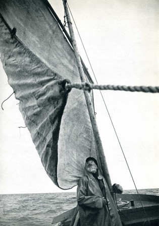 Edouard Boubat Le vieil homme et la mer The Old Man and the Sea 1982.jpg, nov. 2020