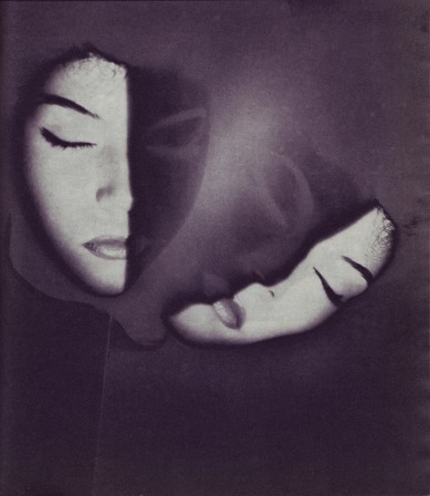 Erwin Blumenfeld (1897-1969) l'ouvrir comme un fruit.jpg, fév. 2021