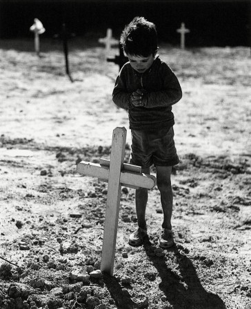 Eugeni Forcano mort cimetière enfant croix.jpg, déc. 2019