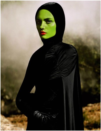 Fran Summers by Alasdair McLellan 2019 géante verte Hulk.jpg, avr. 2023