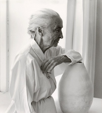 Georgia O'Keeffe ph Laura Gilpin un monde blanc.jpg, juin 2023