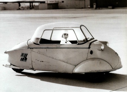 Herb Ritts Stephanie Seymour 1990 voiture vacances.jpg