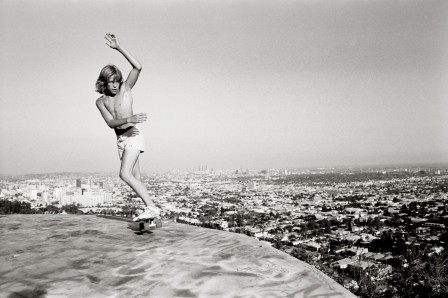 Hugh Holland skate le toit du monde.jpg, sept. 2020