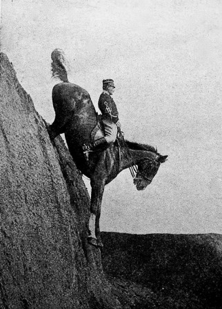 Italian Cavalry School 1906 cheval cavalier la pente est raide mais la volonté est forte.jpg, août 2021