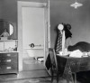 Jacques Henri Lartigue Bibi et moi dans le reflet du miroir pendant notre voyage de noces Chamoni 1920.jpg, oct. 2021