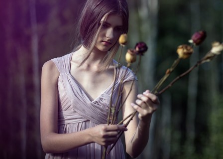 Jaroslav Kocian L’ikebana, également connu sous le nom de kadō, la voie des fleurs ou l'art de faire vivre les fleurs, est un art traditionnel japonais fondé sur la composition florale.jpg, mar. 2020