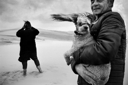 Jean Gaumy La part de l'autre Jeanne Labrune dune du Pyla vent chien.jpg, déc. 2021