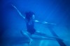 Jeff Knowles piscine danser sous l'eau.jpg, oct. 2021