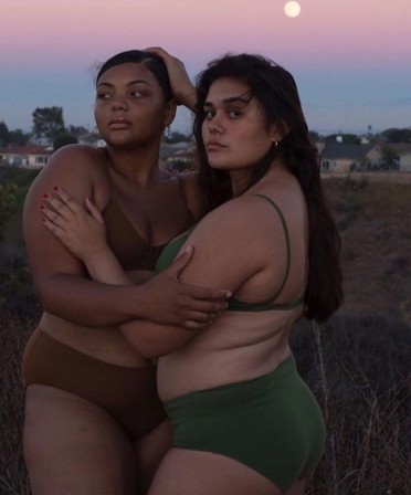 Jenny body positive plus size model rondes de nuit.jpg, déc. 2021