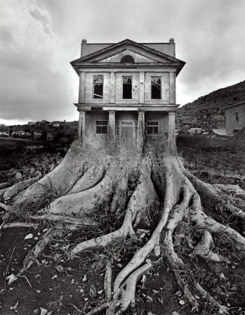 Jerry Uelsmann la maison arbre 1982.jpg, janv. 2021