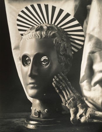 Joel-Peter Witkin Vienna Eye Phanthom Philadelphia1990 laisse ton pied sur ma joue.jpg, nov. 2021