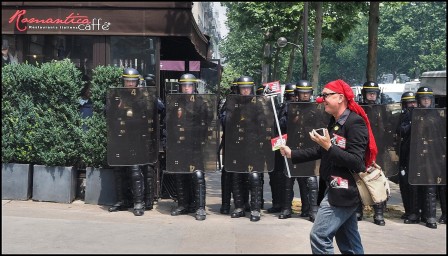 Joël Sueur clown police.jpg, déc. 2020