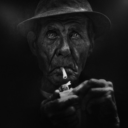Lee Jeffries The smoking man cigarette bonjour.jpg, mars 2023