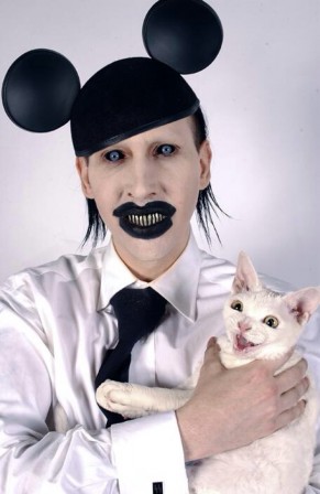 Marilyn Manson Lily White.jpg, oct. 2019