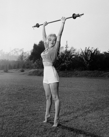 Marilyn Monroe photographed by David Cicero in 1951 haltérophilie.jpg, sept. 2019