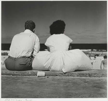Max Dupain Australian 1911-1992 Stiff Nor’Easter 1940s tu sais quoi Roger tu me gonfles.jpg, nov. 2023