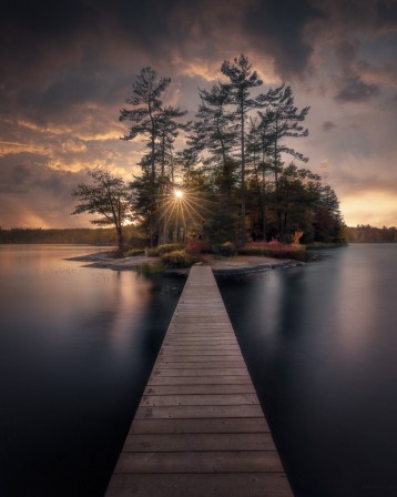 Michael Sidofsky A sunset long exposure timeblend from Cottage Country Ontario le soleil se couchait sur son pubis.jpg, juil. 2021
