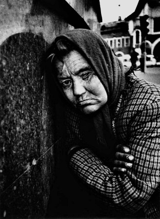 Miron Zownir Moskau 1995 vieille femme sdf borgne oeil.jpg, déc. 2021