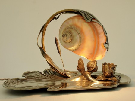 Moritz Hacker An Art Nouveau silver and plated fairy lamp la lumière de la coquille.jpg, févr. 2023