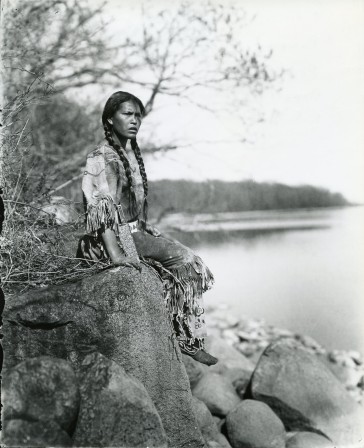 Ojibwe Woman Ponemah Minnesota 1908 squaw.jpg, mars 2023
