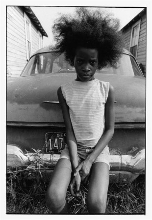 Paul Kwilecki Battle’s Quarters, Georgia, 1971 fille noire en cheveux.jpg, févr. 2023