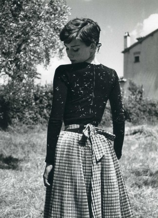 Philippe Halsman Audrey Hepburn 1955.jpg, avr. 2020