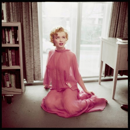 Philippe Halsman Marilyn Monroe in her apartment 1952.jpg, nov. 2019