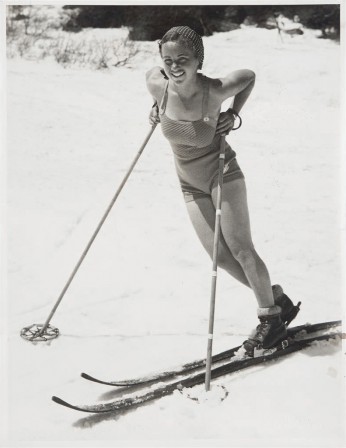Photo of Irene Ley by photographer Harold Orne, 1937 ski d'été.jpg, août 2020