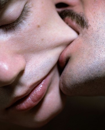 Pierre Emö and Arian Lorenz Fotografia Florian Hetz french kiss baiser à la française.jpg, nov. 2021