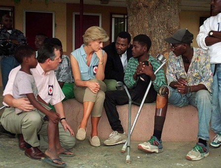Princesse Diana en Afrique.jpg, juil. 2020