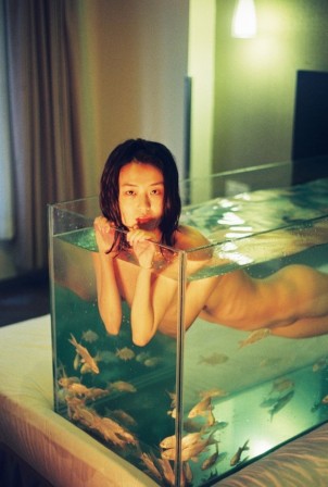 Ren Hang heureux comme un homosexuel dans l'eau.jpg, janv. 2020