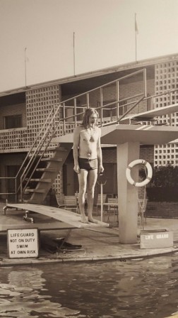 Robert Plant Led Zeppelin piscine.jpg, juin 2020