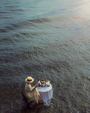 Rodney Smith déjeuner au bord de la mer dans le respect des gestes barrières.jpg, avr. 2021