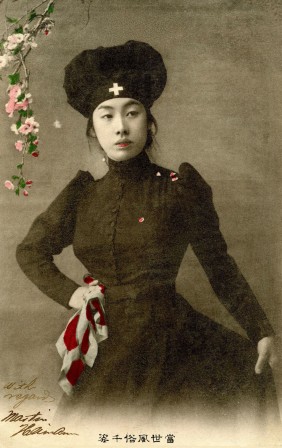 Russo-Japanese War Japanes red cross nurse dressed in black 1905 infirmière en noir.jpg, mai 2021