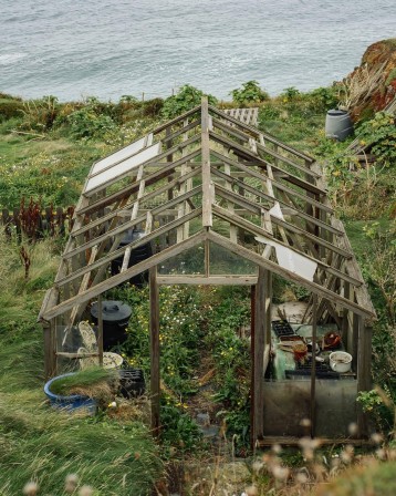 Seaside greenhouse from Haarkon Adventures Cornwall croft la petite maison au bord de la mer.jpg, nov. 2021