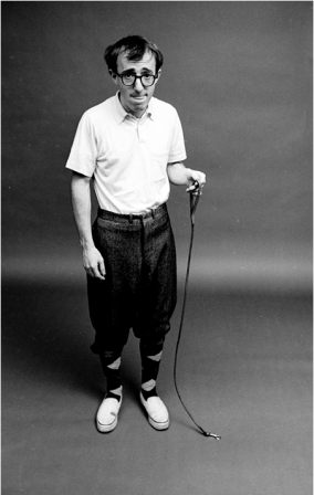 Steve Schapiro Woody Allen with Ant on Leash, New York City 1964.png, oct. 2020