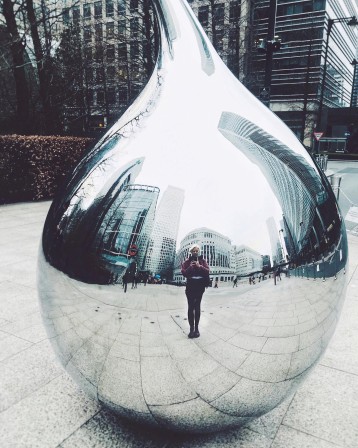 Sussie Mellstedt London Canada square boule miroir un noel inoubliable.jpg, déc. 2023