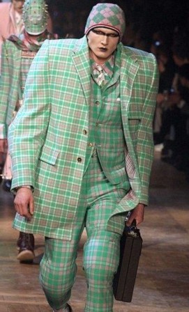 Thom Browne Fall 2012 tortue bonjour.jpg, sept. 2019