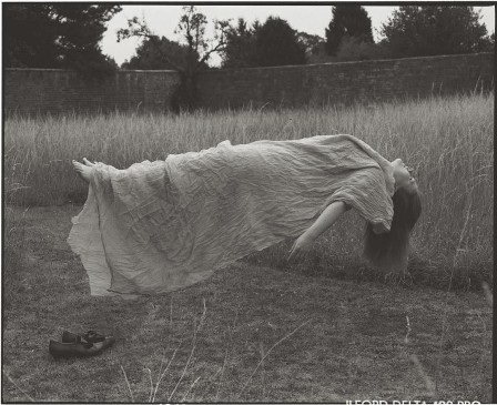 Vikram Kushwah Loulou sleeping in the fields lévitation à la belle saison elle aimait dormir à la belle étoile.jpg, déc. 2021