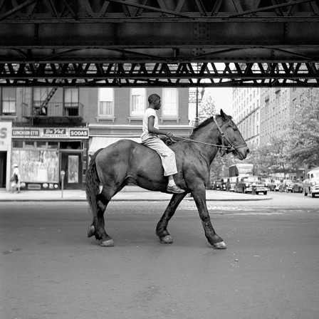 Vivian Maier New York City, August 11 1954 homme noir à cheval.jpg, juin 2020