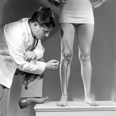 Walter Sanders Betty Grable’s Legs 1943 1 million dollar legs genou.jpg, août 2021