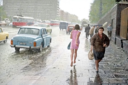 Warsaw in 1968 pluie il pleut sur Varsovie.jpg, nov. 2023