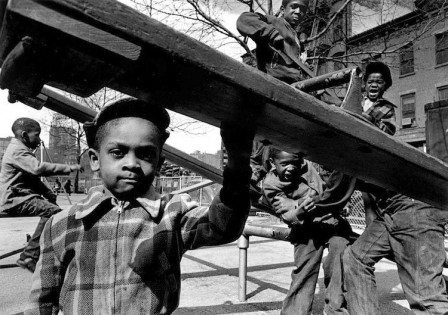 William Klein See Saw Gang New York 1955 les garçons noirs.jpg, nov. 2020